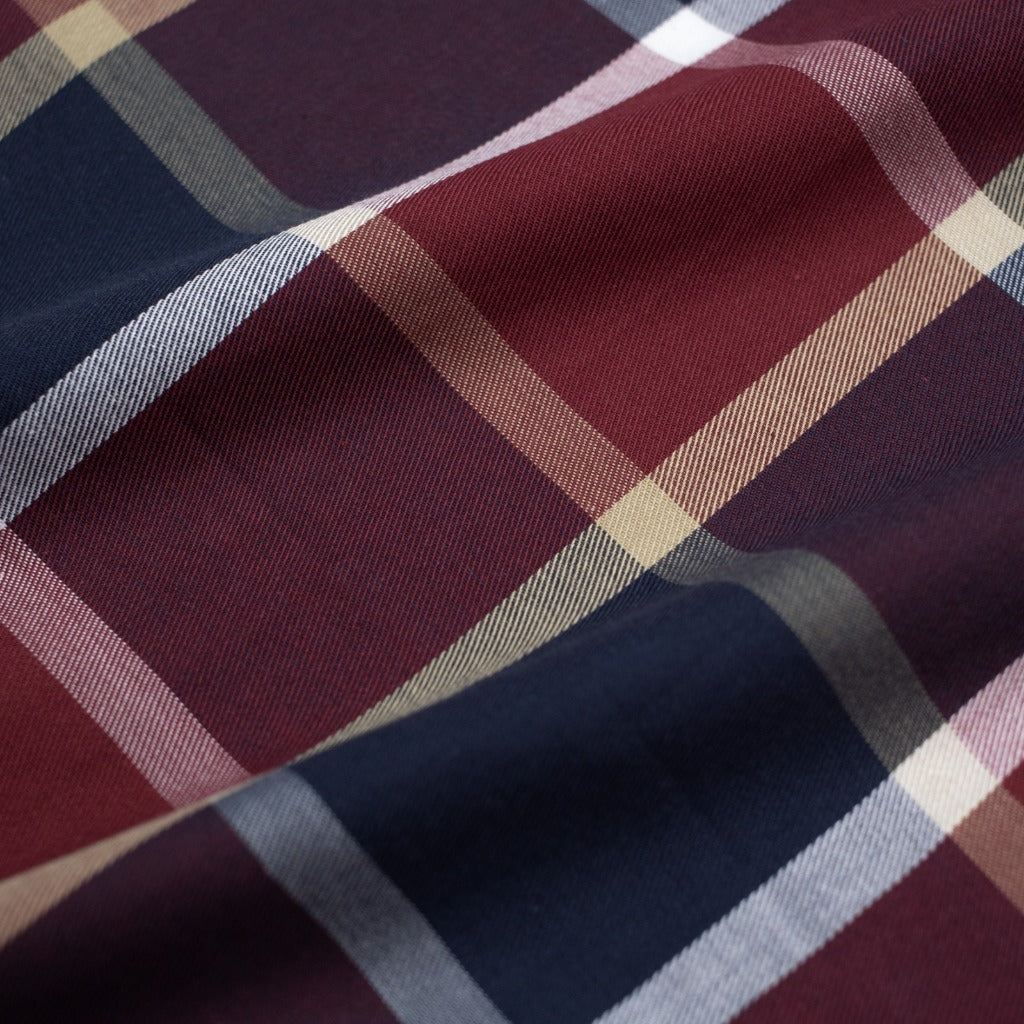 M231 Kemeja Pria Yarn Dyed Kotak Pendek Maroon 0459