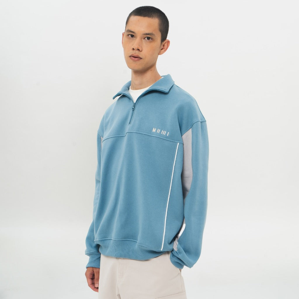 M231 Half Zip Wanderer Living Biru 0716A