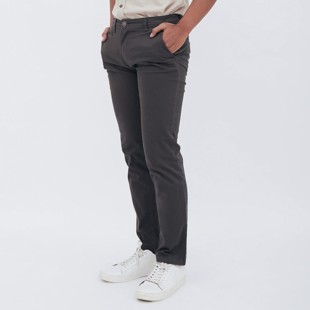 M231 Celana Panjang Pria Chinos Slim Fit Stretch Dark Grey C1117