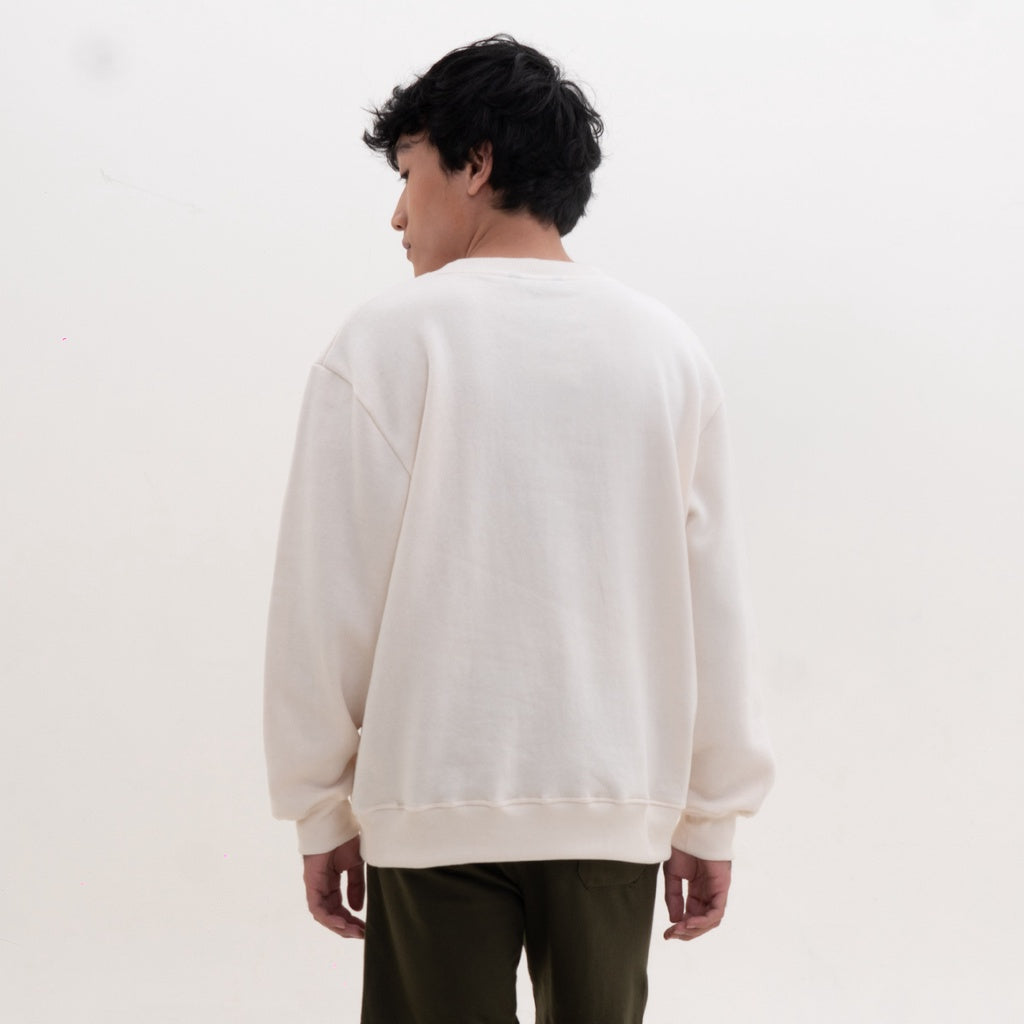 M231 x Hari Merdeka Sweater Crewneck Panjang Cream 2319B