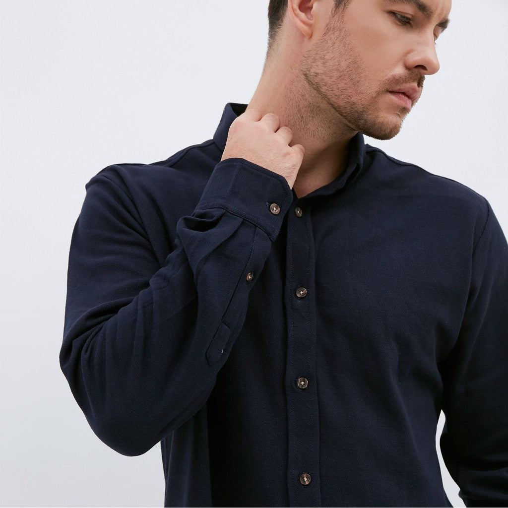 M231 Kemeja Pria Cotton Pique Panjang Warna Navy 1792C