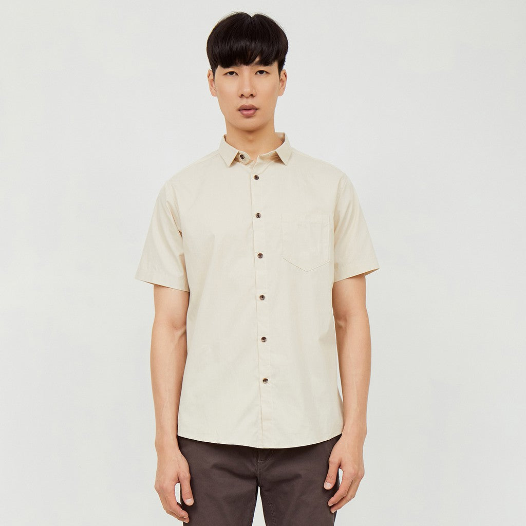 M231 Kemeja Pria Basic Polos Pendek Cream 2132C