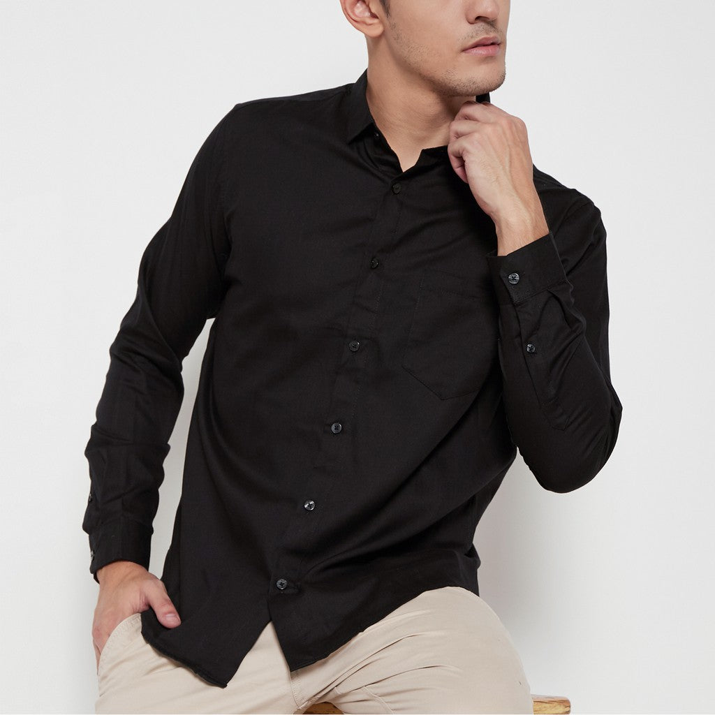 M231 Kemeja Pria Basic Polos Oxford Warna Hitam 1456C