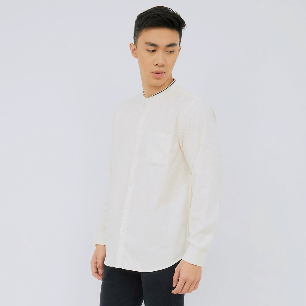 M231 Kemeja Pria Shanghai Bertekstur Panjang Cream 2373B