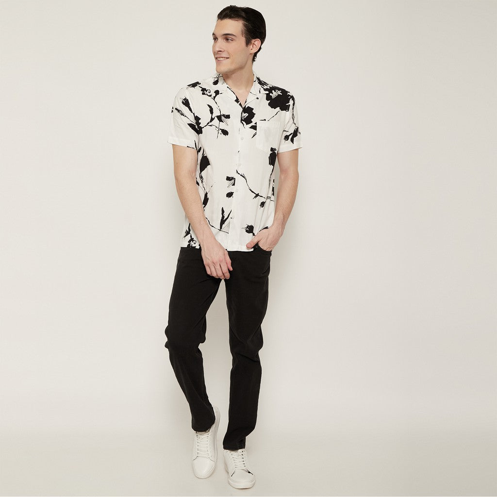 M231 Kemeja Pria Printing Hawaii Pendek Warna Putih Hitam 0632B