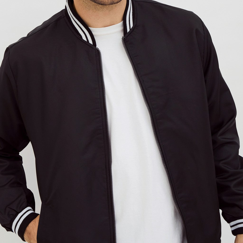 M231 Jaket Pria Bomber Taslan Panjang Hitam 2078B