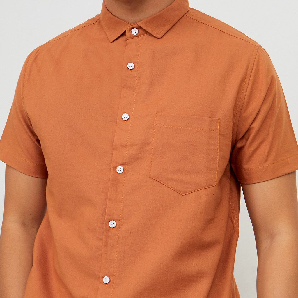 M231 Kemeja Pria Basic Polos Oxford Pendek Terracotta 1457Y