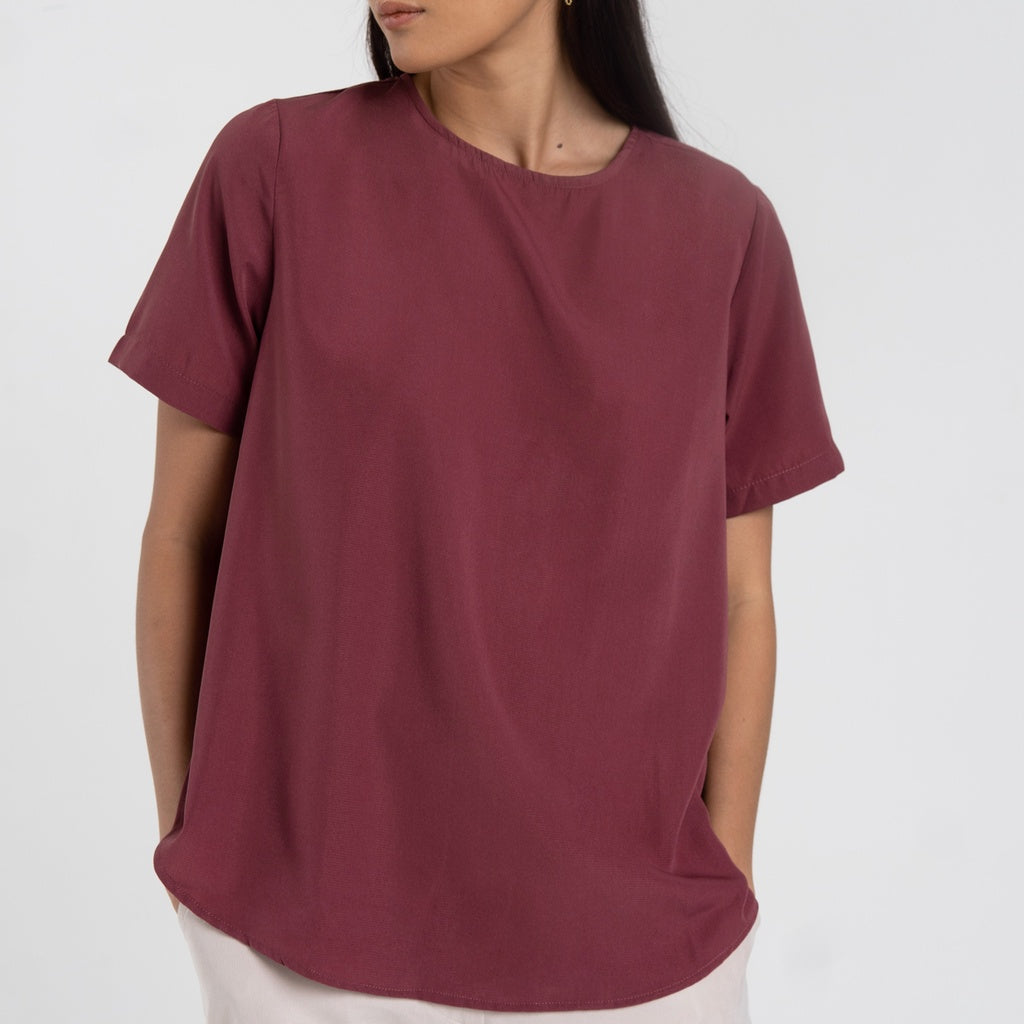 M231 Kemeja Wanita Blouse Pendek Rubine 2450C
