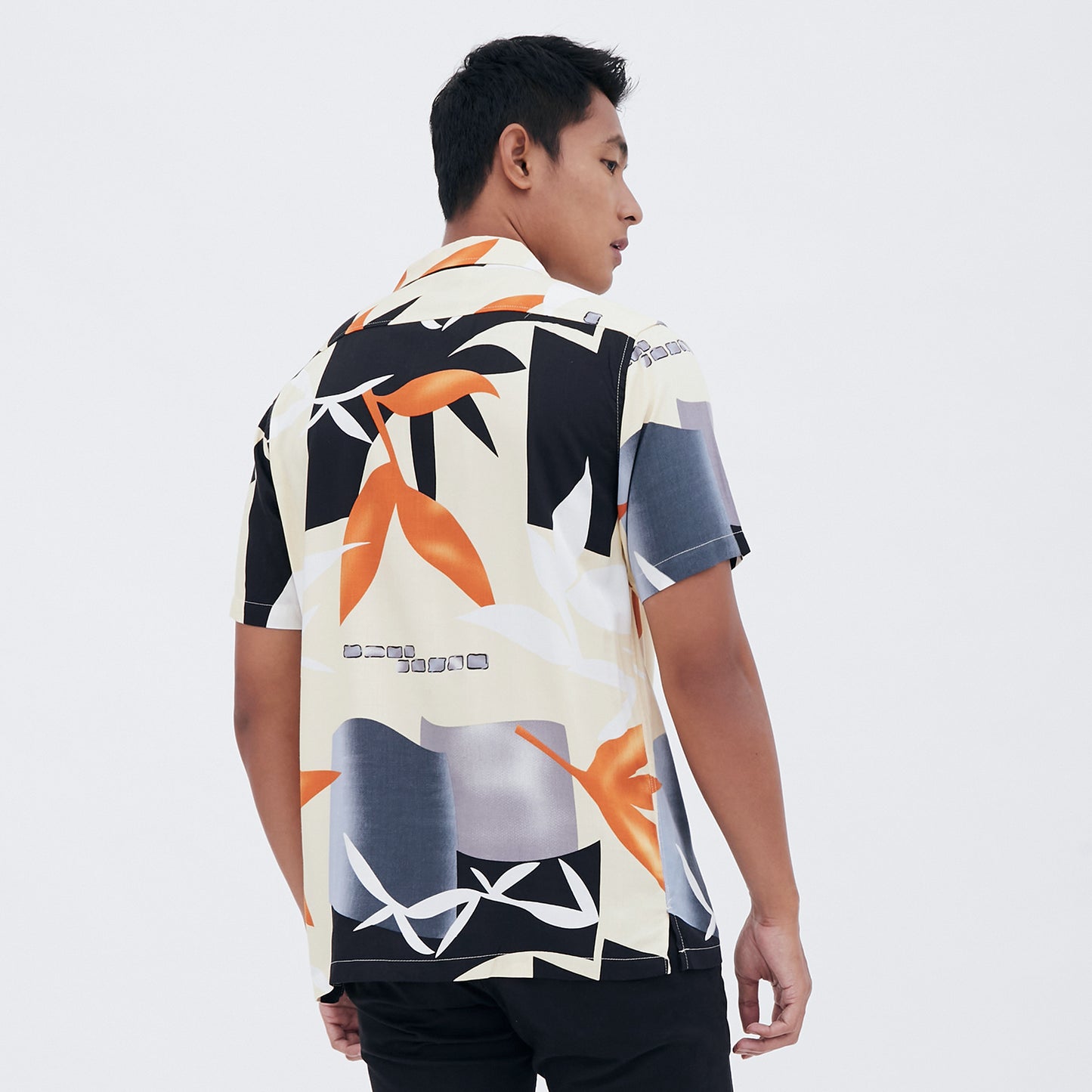 M231 Kemeja Pria Printing Hawaii Pendek Cream 2012B