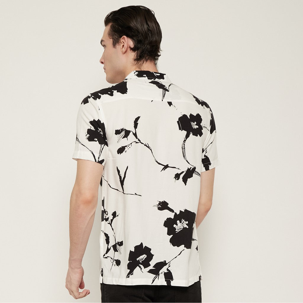 M231 Kemeja Pria Printing Hawaii Pendek Warna Putih Hitam 0632B