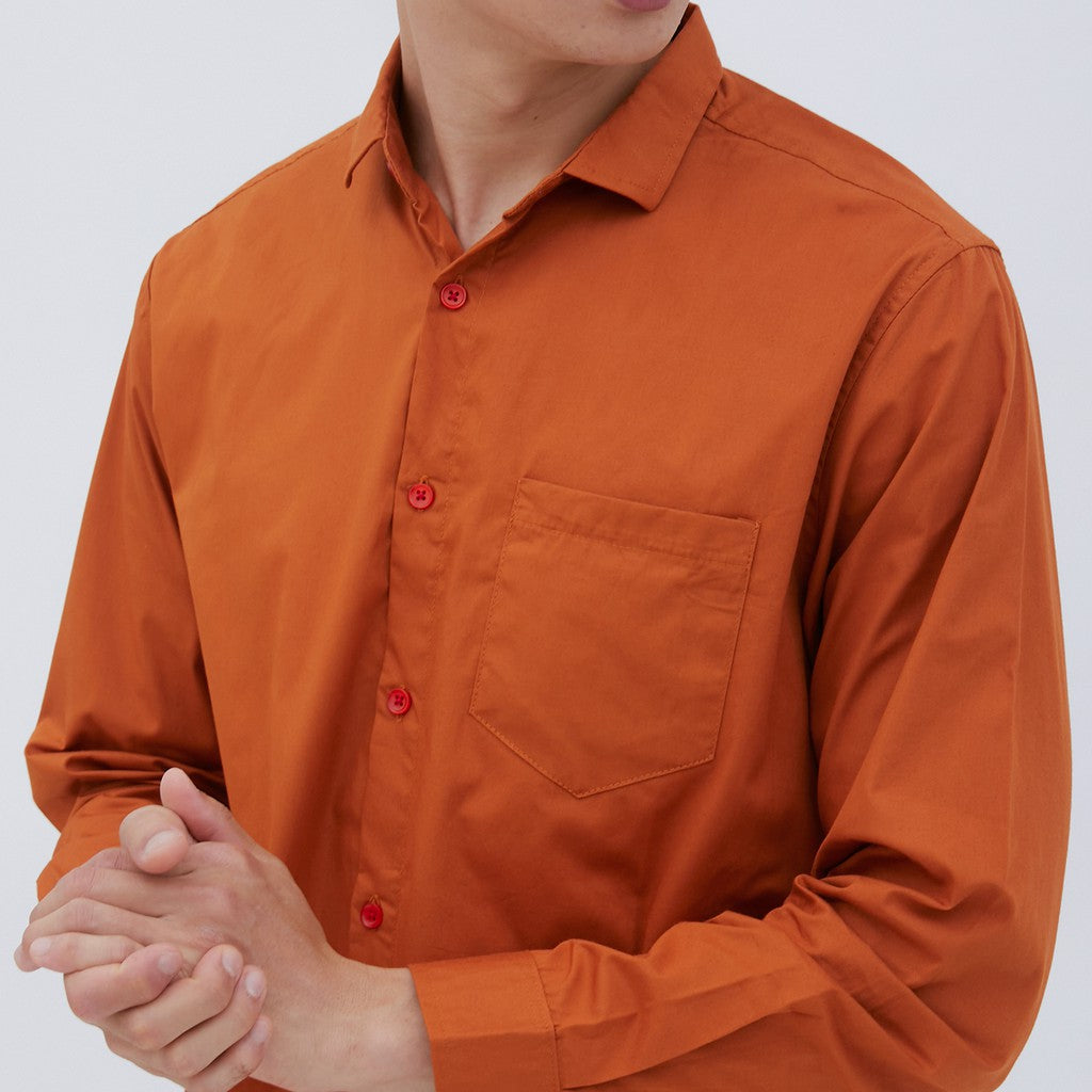 M231 Kemeja Pria Basic Polos Panjang Merah Bata 1468I