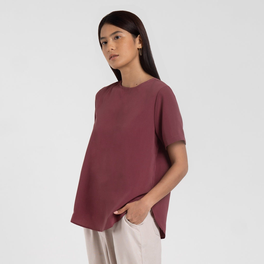 M231 Kemeja Wanita Blouse Pendek Rubine 2450C