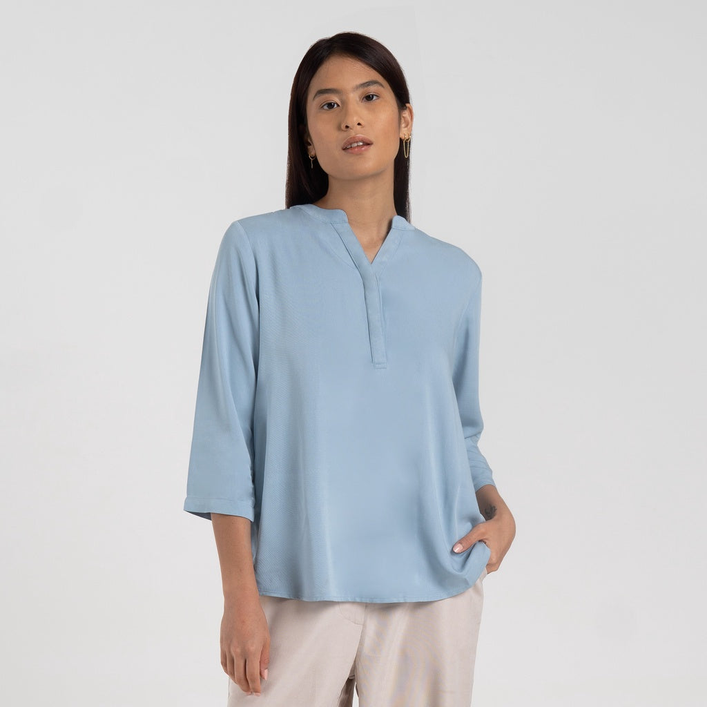 M231 Kemeja Wanita V Button Neck Panjang Biru 2455B