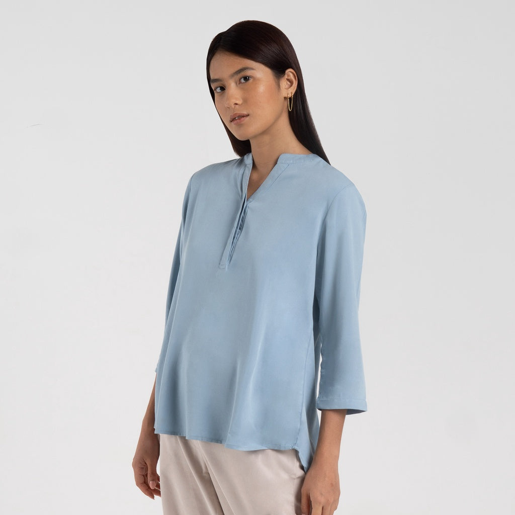 M231 Kemeja Wanita V Button Neck Panjang Biru 2455B