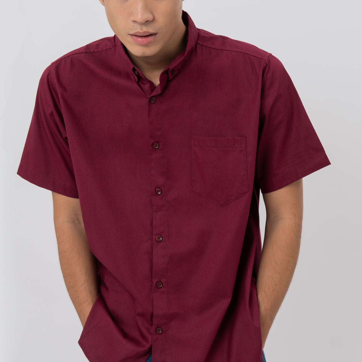 M231 Kemeja Pria Basic Polos Oxford Pendek Maroon 1457C