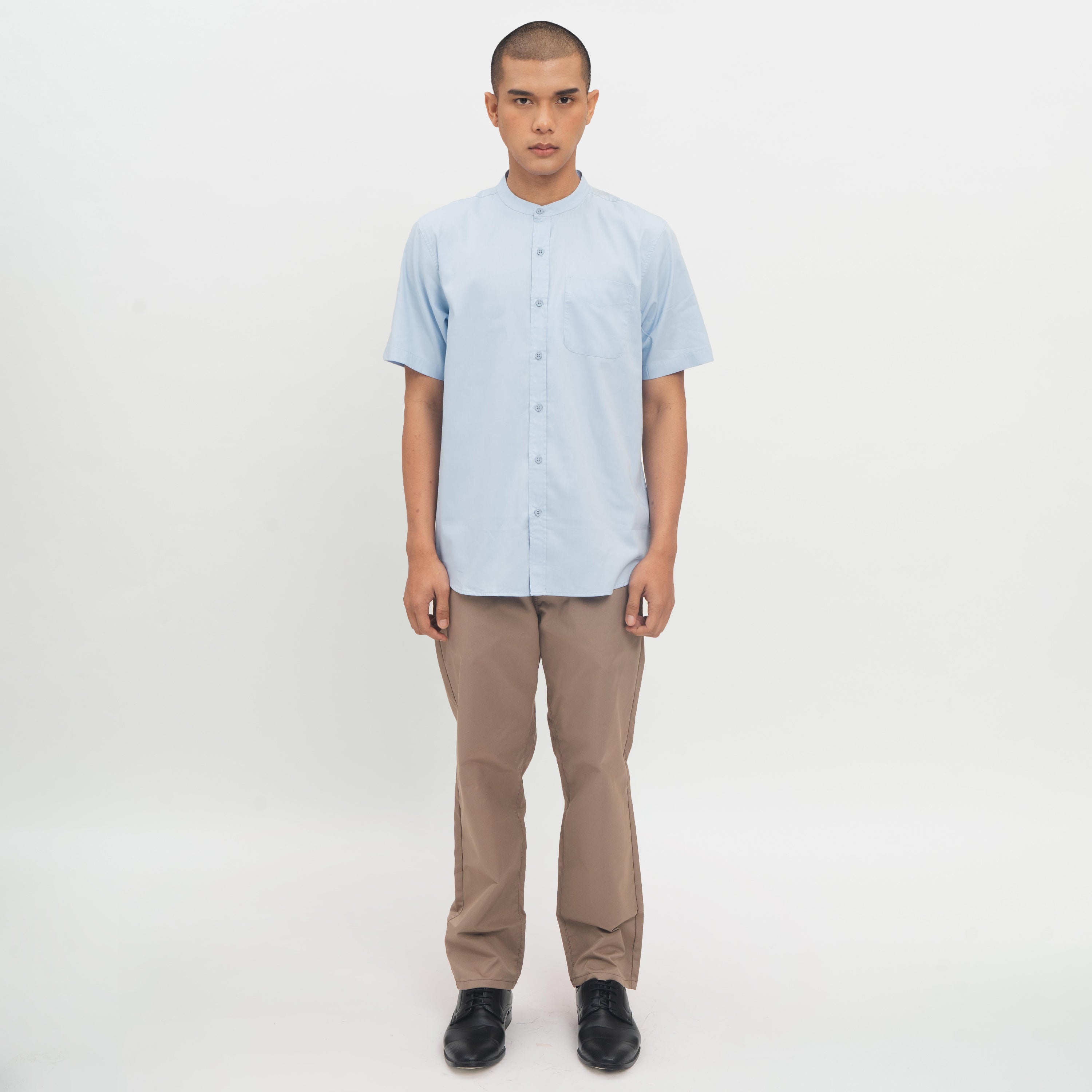 M231 Kemeja Pria Shanghai Polos Pendek Biru Muda 0914G