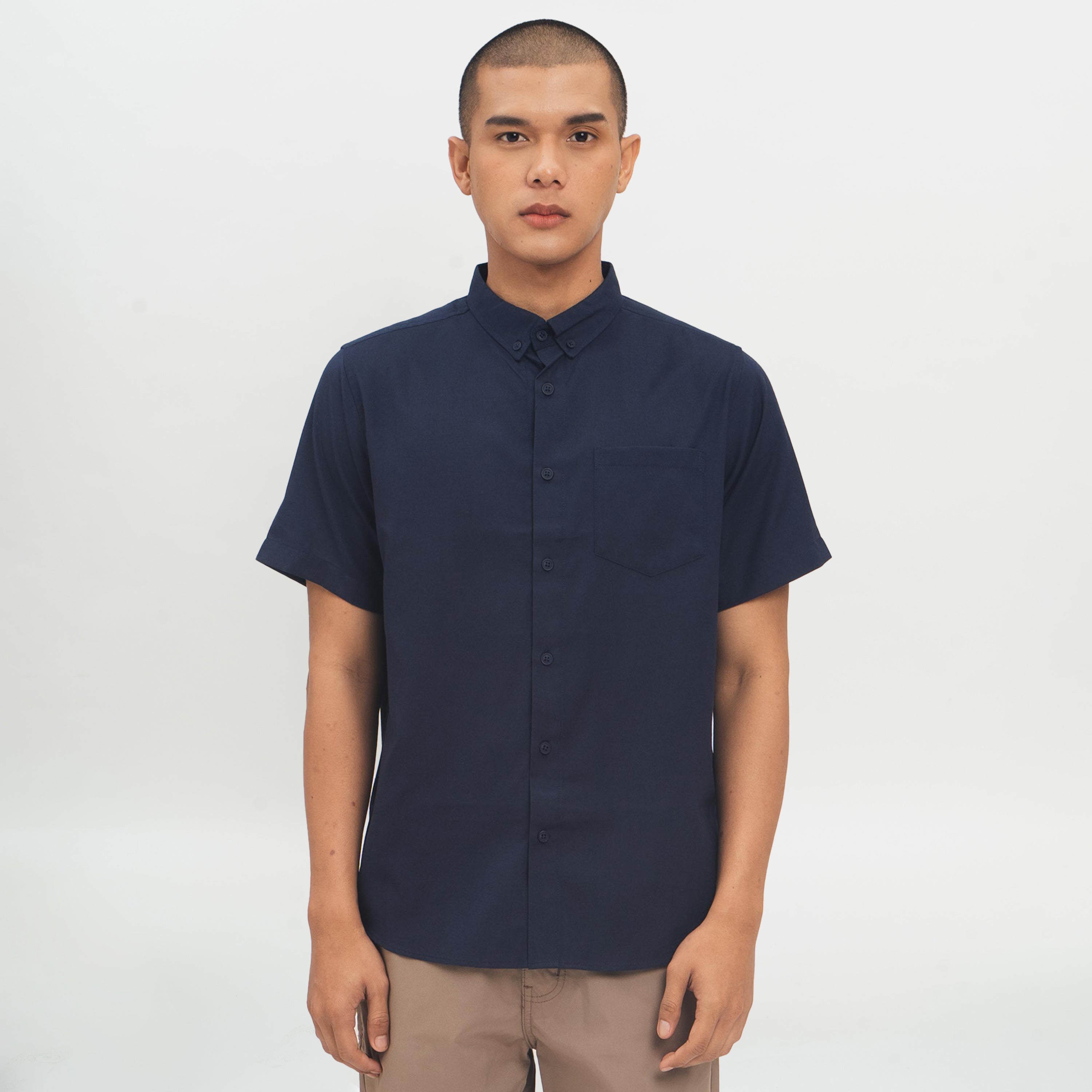 M231 Kemeja Pria Basic Polos Oxford Pendek Navy 1457G