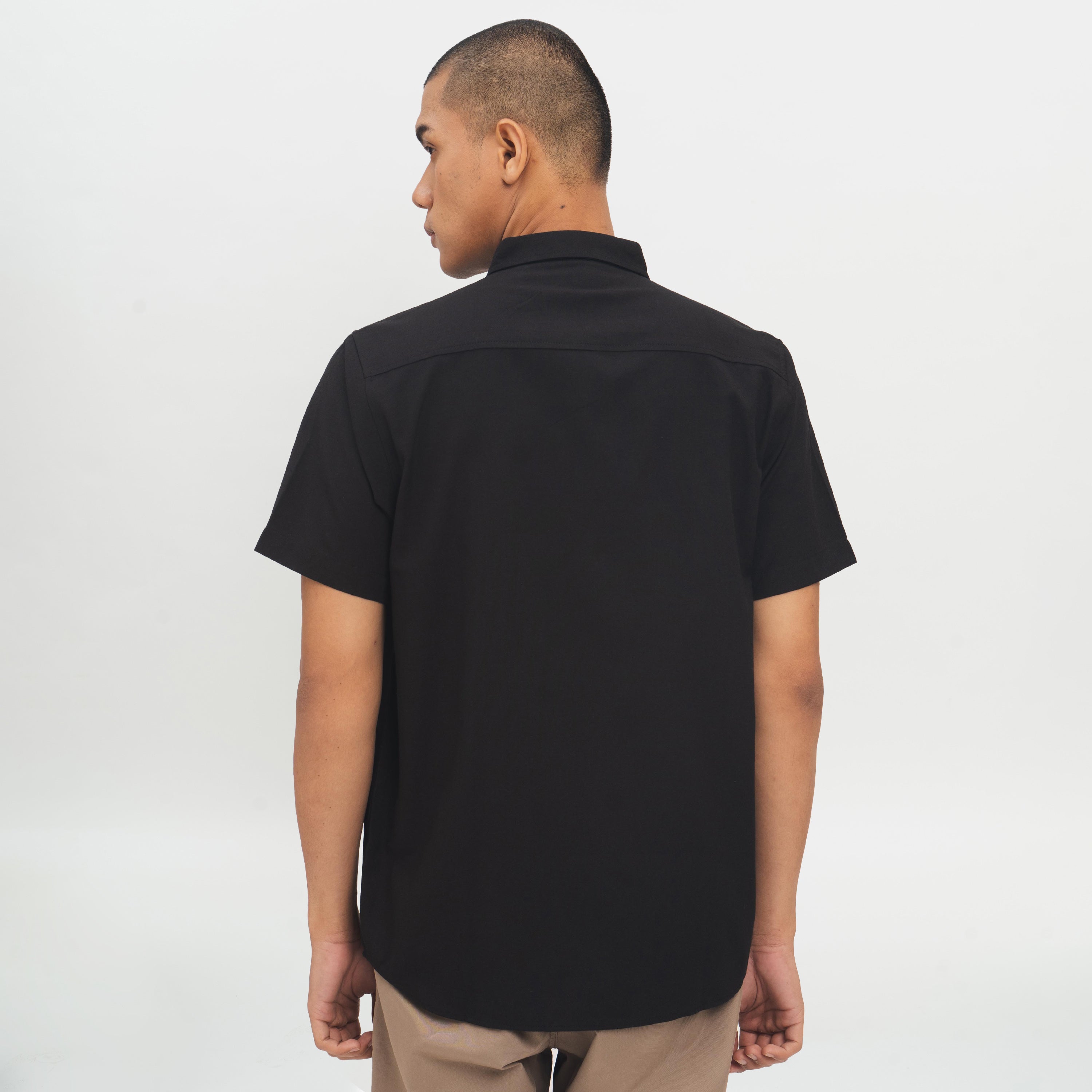 M231 Kemeja Pria Basic Polos Oxford Pendek Hitam 1457H