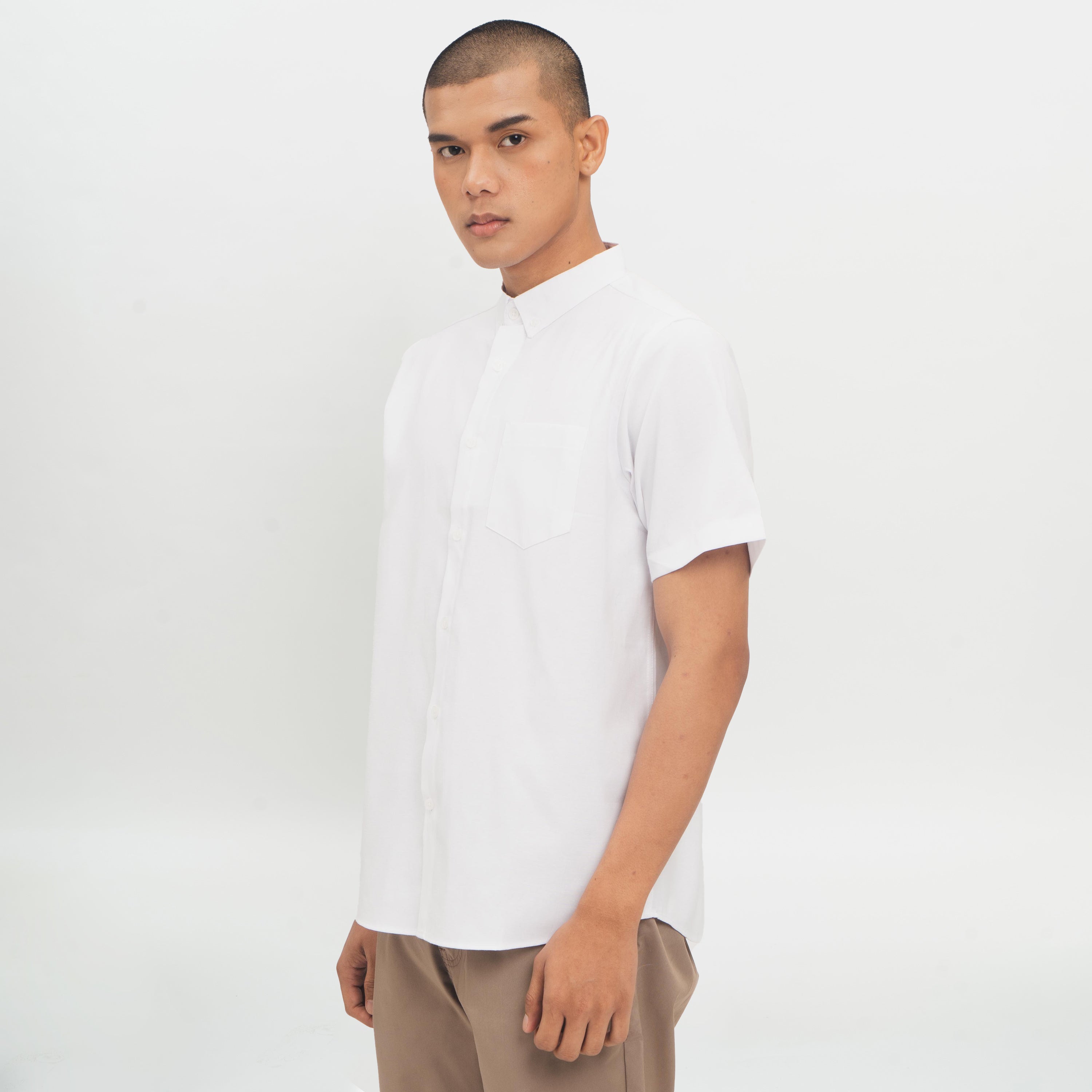 M231 Kemeja Pria Basic Polos Oxford Warna Putih 1457T