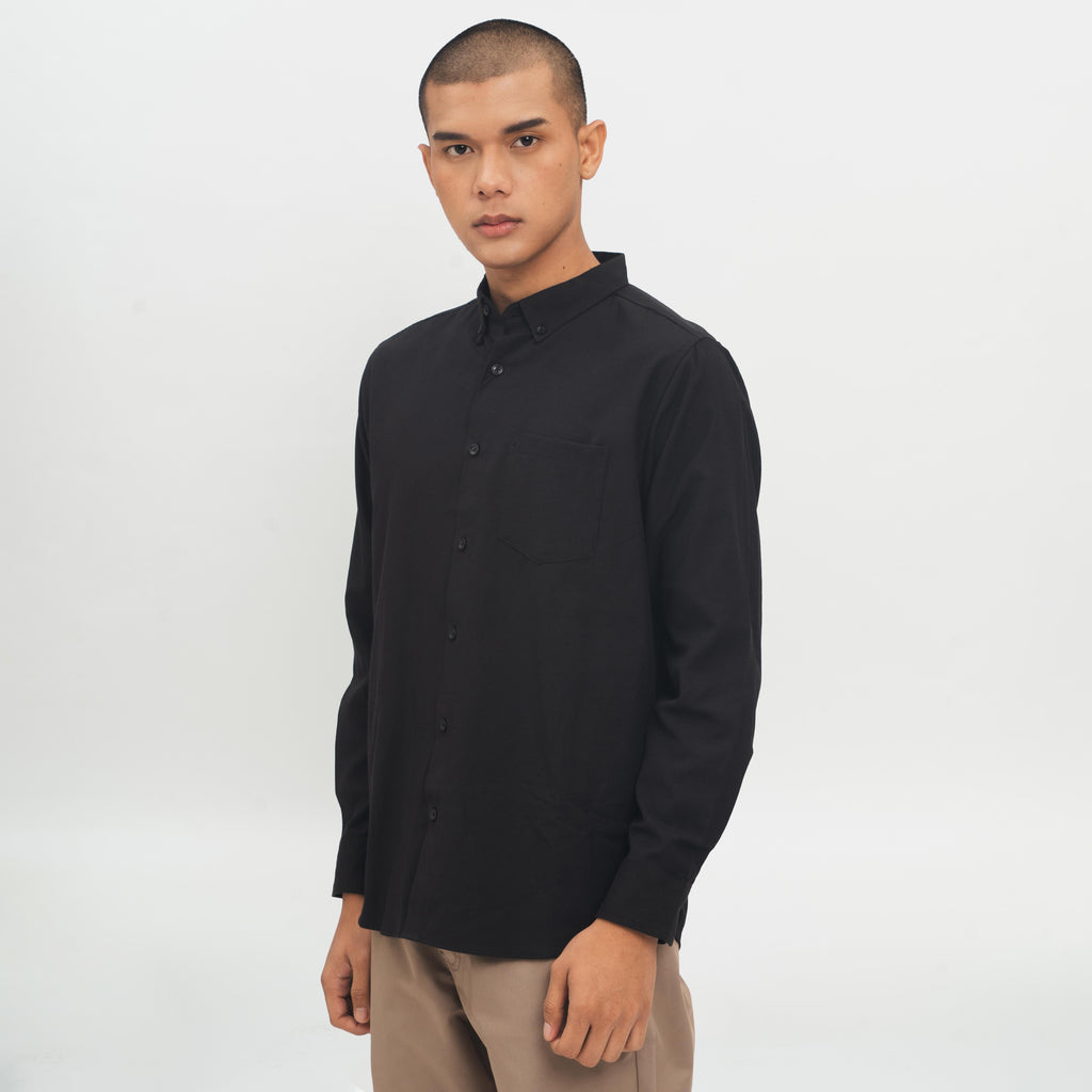 M231 Kemeja Pria Basic Polos Oxford Warna Hitam 1456C
