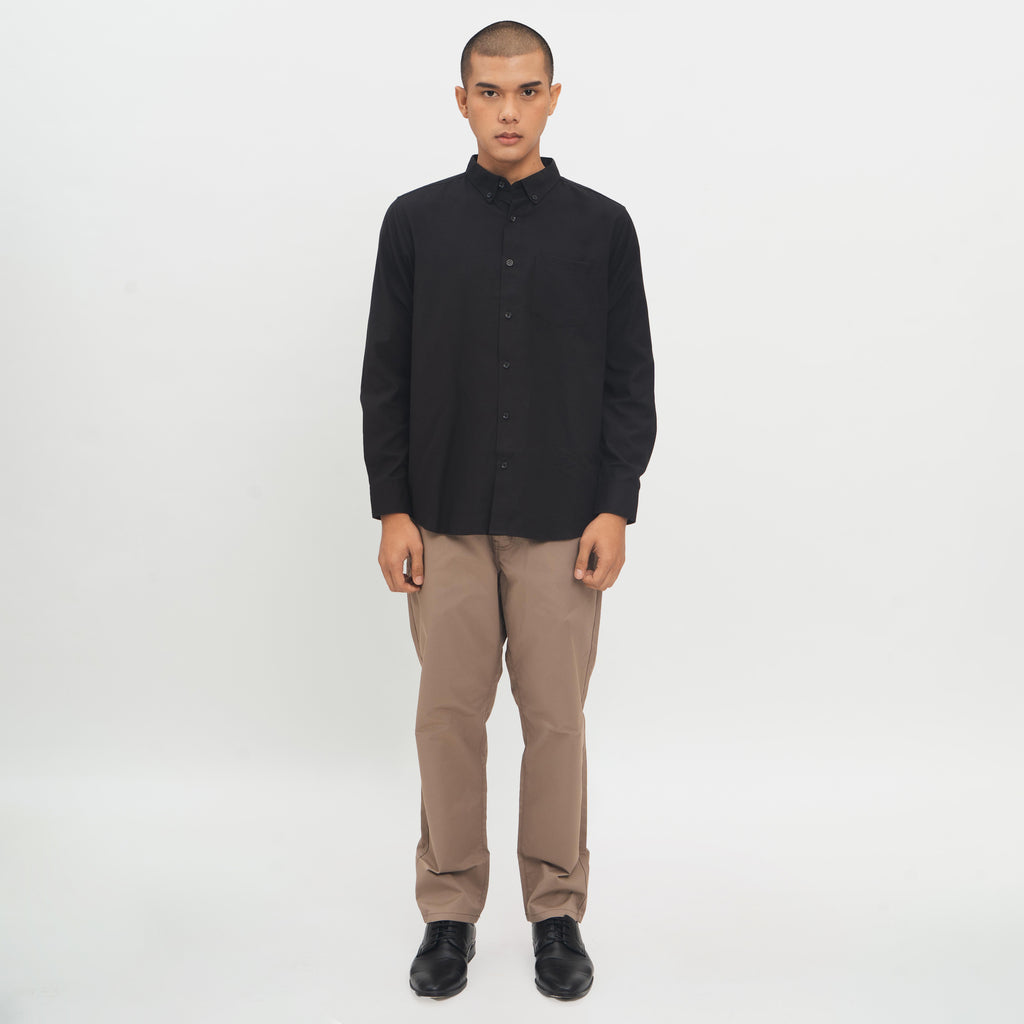 M231 Kemeja Pria Basic Polos Oxford Warna Hitam 1456C