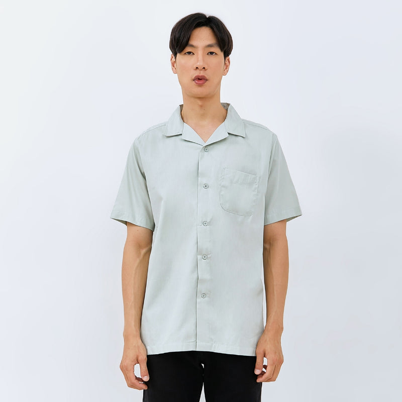 M231 Kemeja Pria Basic Polos Hawaii Pendek Hijau Sage 0159D