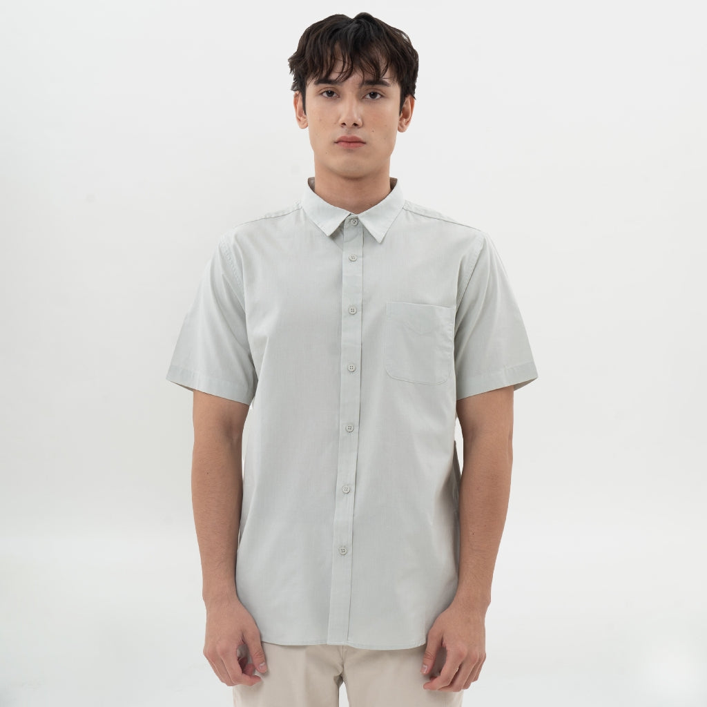 M231 Kemeja Pria Basic Polos Pendek 0643