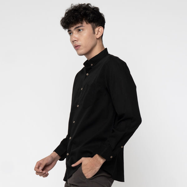 M231 Kemeja Pria Basic Polos Panjang Hitam 2543A