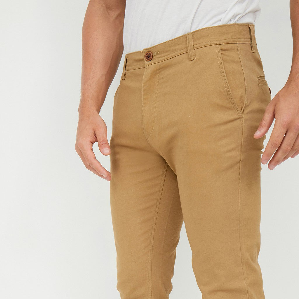 M231 Celana Panjang Pria Chinos Slim Fit Stretch Coklat C1140