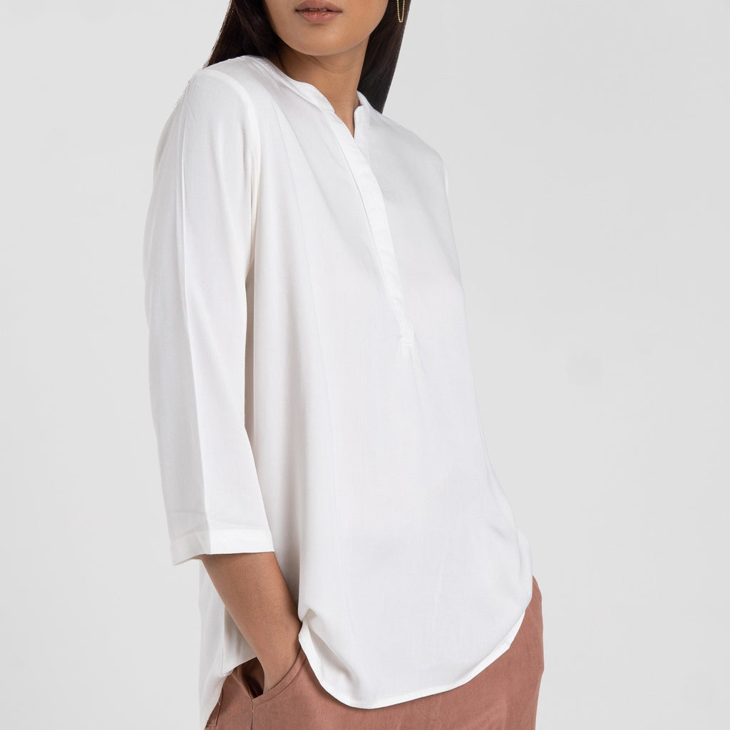 M231 Kemeja Wanita V Button Neck Panjang Broken White 2455C