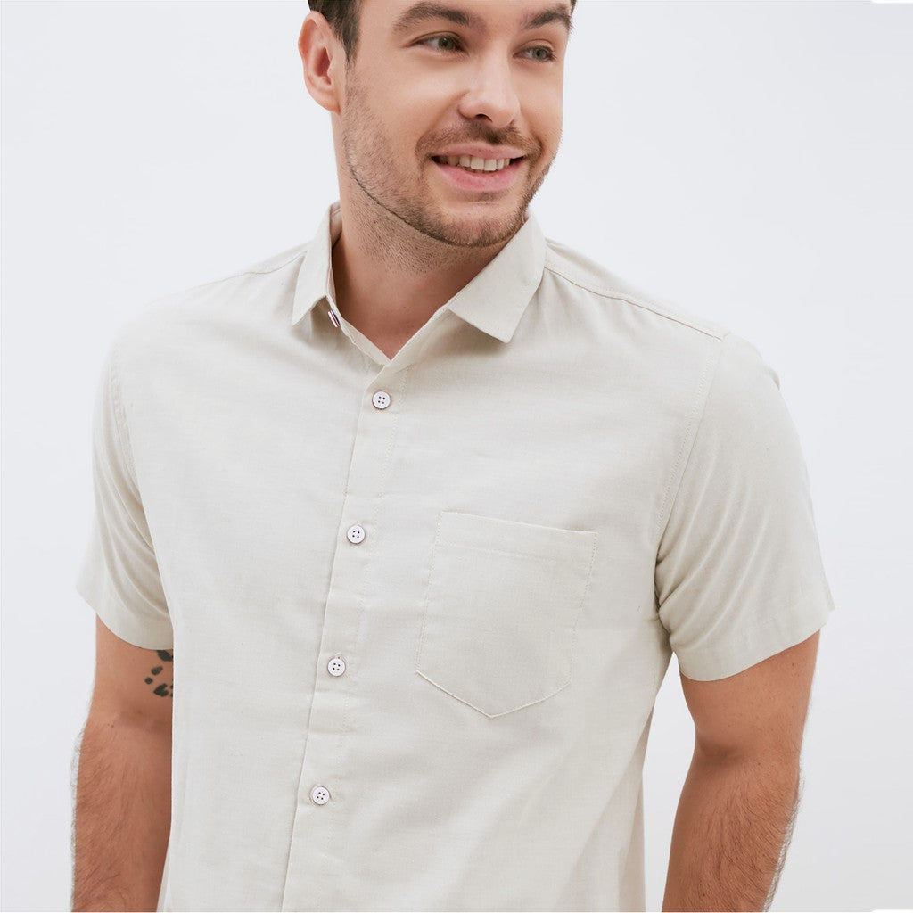 M231 Kemeja Pria Basic Polos Oxford Pendek Warna Khaki 1457B