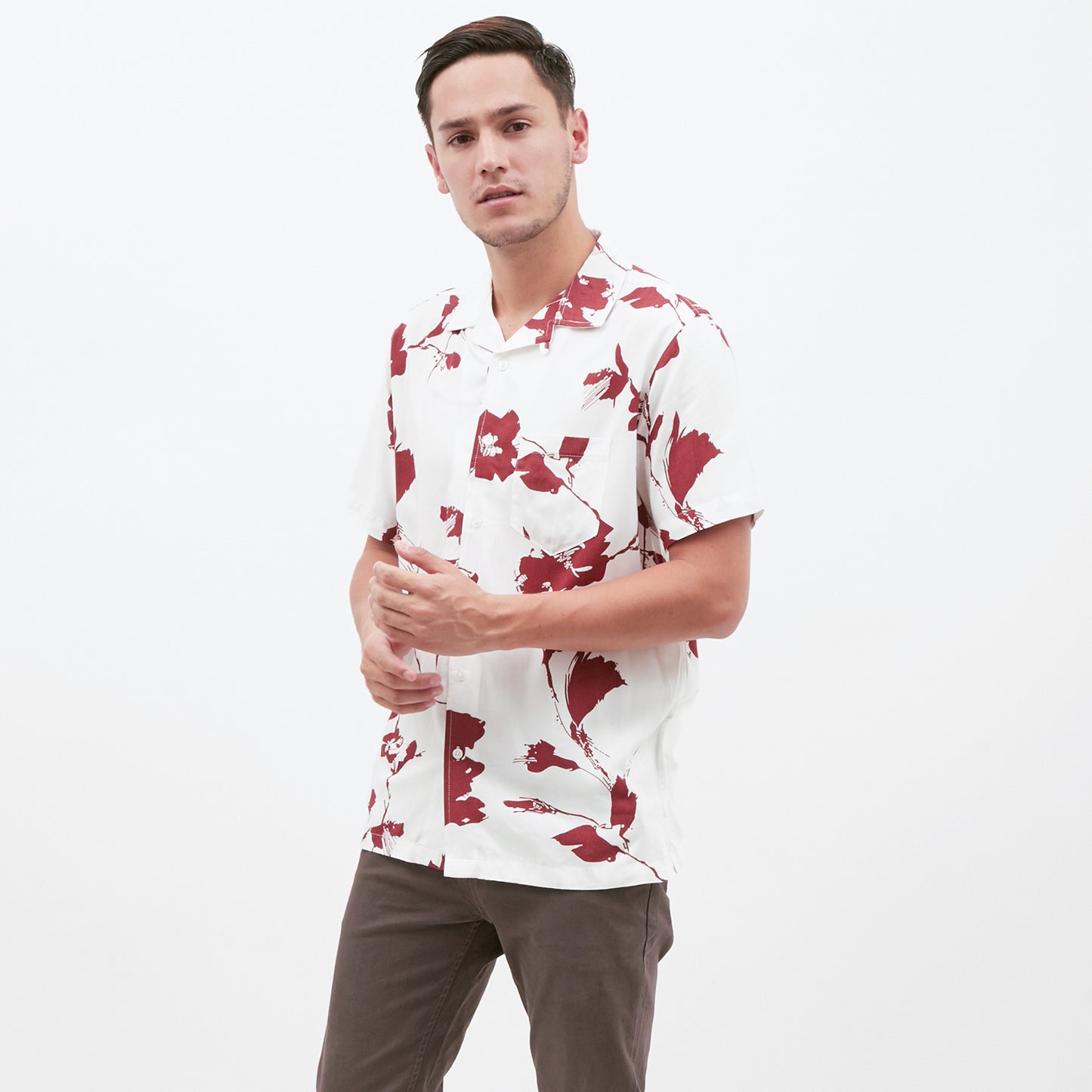 M231 Kemeja Pria Printing Hawaii Pendek Warna Maroon 0632C