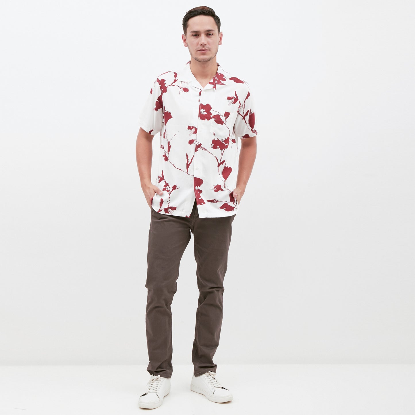 M231 Kemeja Pria Printing Hawaii Pendek Warna Maroon 0632C