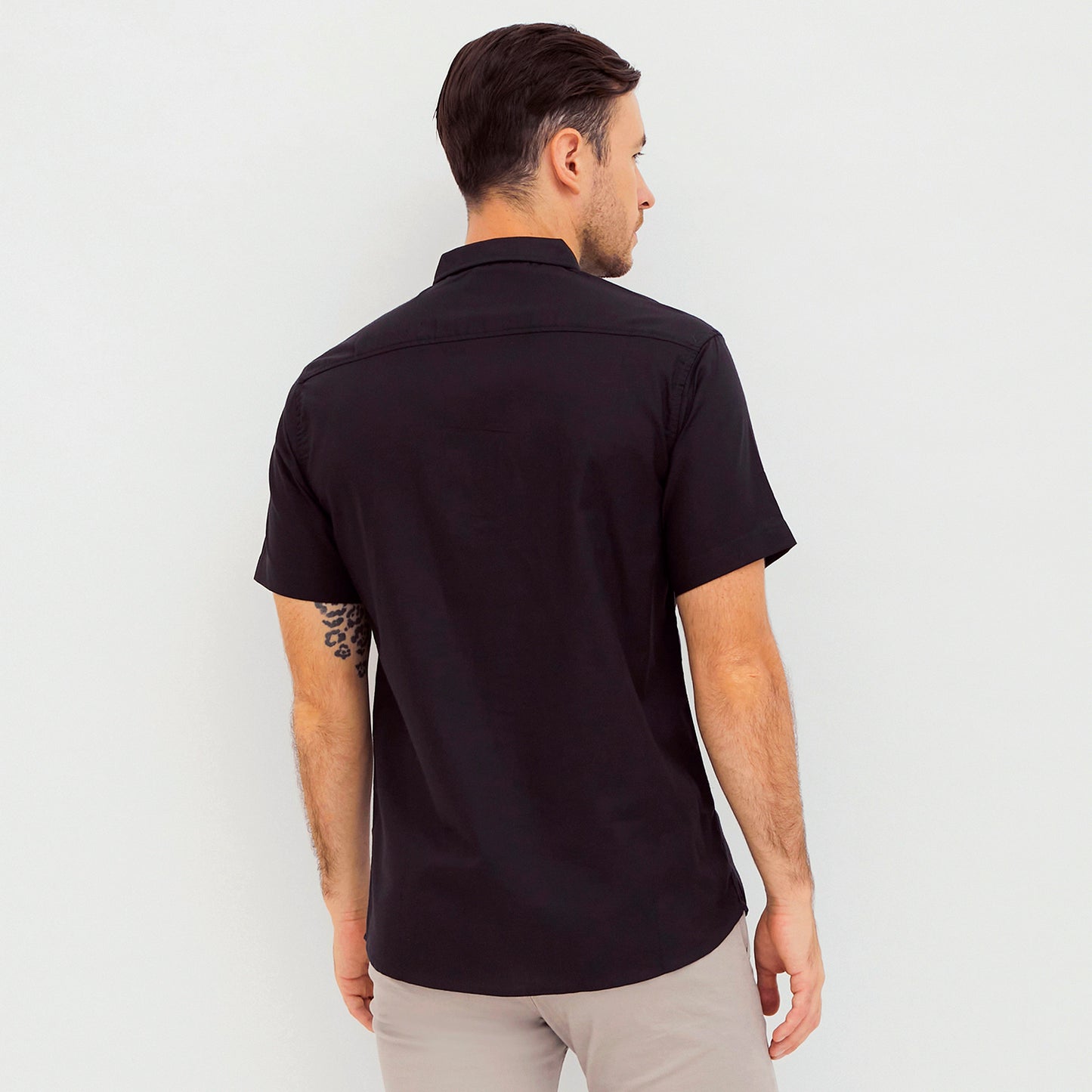 M231 Kemeja Pria Basic Polos Oxford Pendek Hitam 1457H