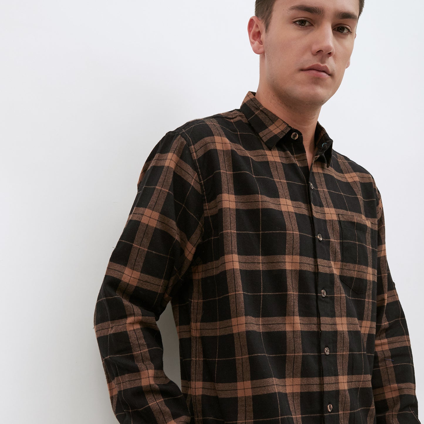 M231 Kemeja Pria Flannel Panjang Warna Coklat 1901A