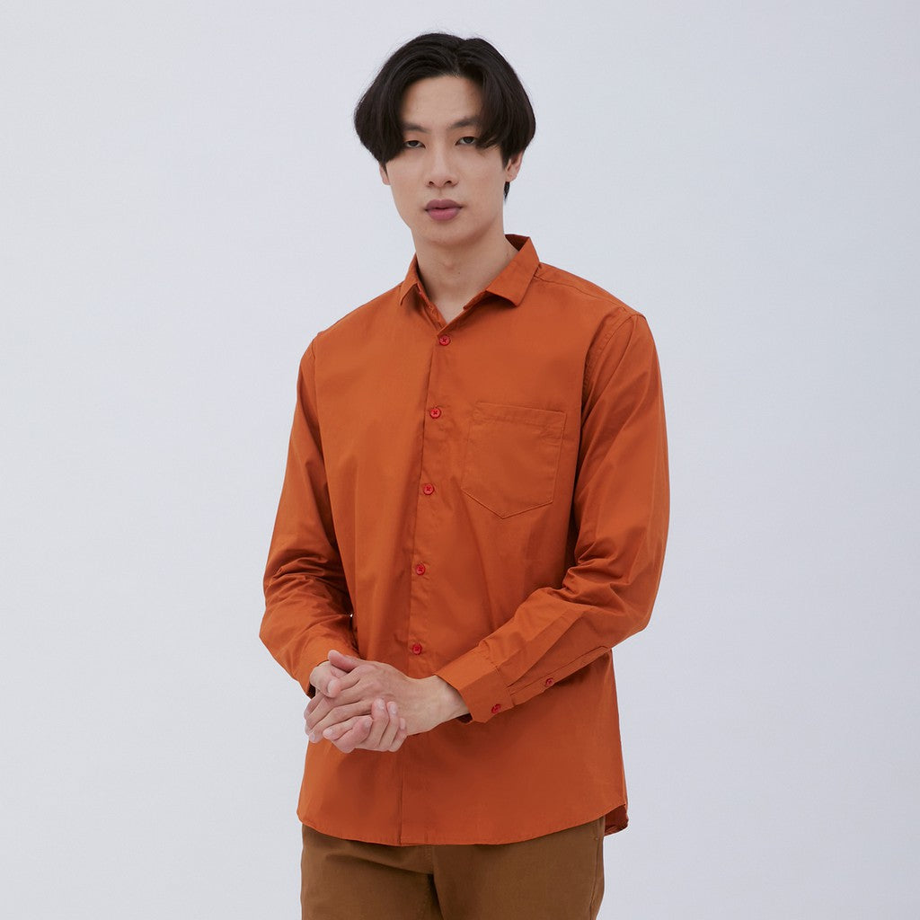 M231 Kemeja Pria Basic Polos Panjang Merah Bata 1468I