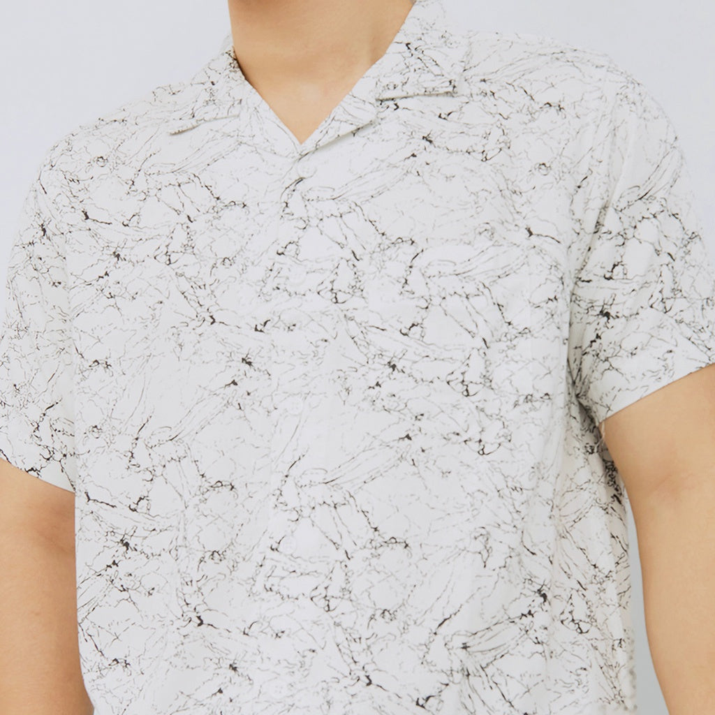 M231 Kemeja Pria Printing Hawaii Pendek Putih 2385A
