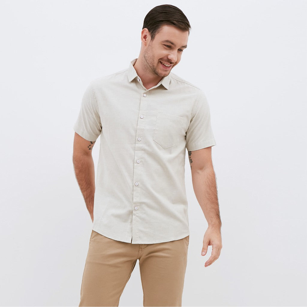 M231 Kemeja Pria Basic Polos Oxford Pendek Warna Khaki 1457B