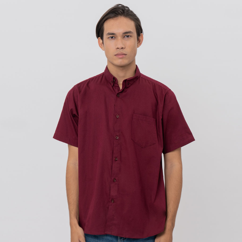 M231 Kemeja Pria Basic Polos Oxford Pendek Maroon 1457C
