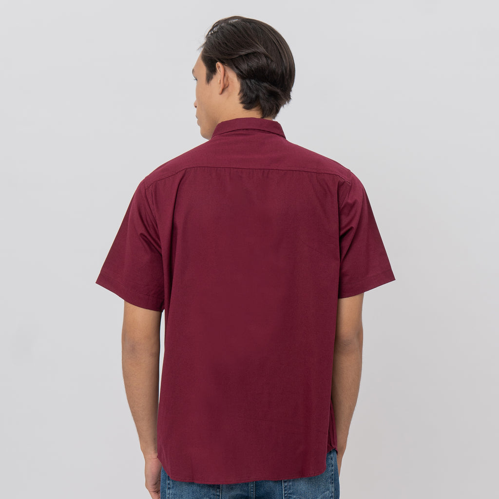 M231 Kemeja Pria Basic Polos Oxford Pendek Maroon 1457C